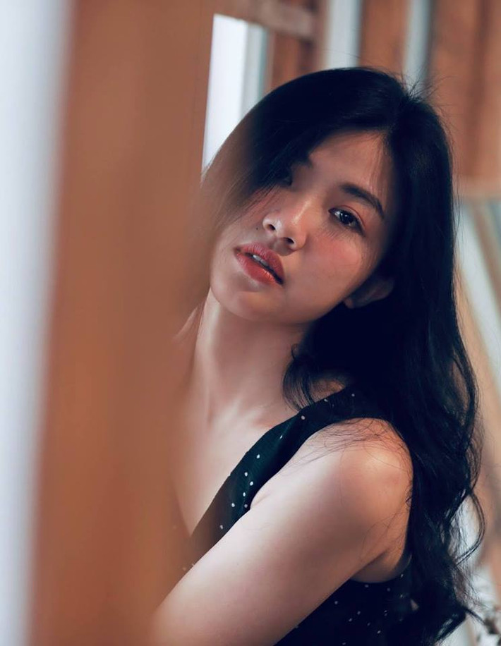 Với khả năng diễn xuất, nữ diễn viên 9X thường xuyên góp mặt trong những bộ phim truyền hình "ăn khách" được phát sóng trên khung giờ vàng của VTV thời gian gần đây như "Cả một đời ân oán" hay "Những cô gái trong thành phố"...