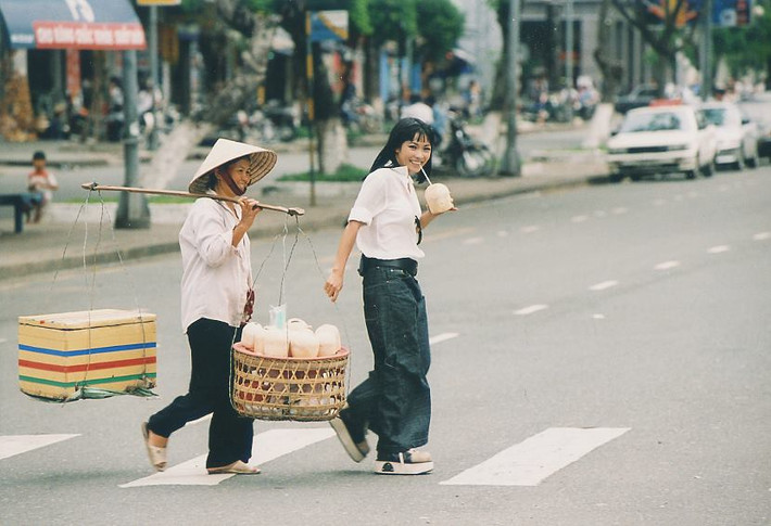 Cá tính mạnh khiến giọng ca U50 còn từng bị nghi ngờ về giới tính bởi "quá đàn ông".