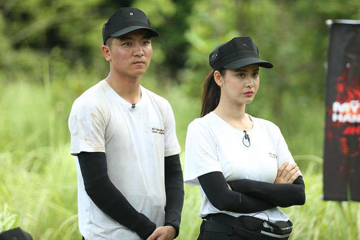 Dù vậy khi kết thúc thử thách, Trương Quỳnh Anh và đồng đội bất ngờ bị loại vì đạt thành tích kém nhất. Tuy nhiên, mâu thuẫn bắt đầu nảy ra khi Trương Quỳnh Anh đưa ra suy nghĩ về chiến thuật của đội mình: “Trong một cuộc chơi, cần phải có những cái chiến lược, chiến thuật. Ngay từ ban đầu BTC không có nói gì về chuyện giấu đồ và tôi không nghĩ tới vấn đề đó nhưng trong quá trình di chuyển, anh Thập có nói đến chiến thuật đó và tôi nghĩ không có phạm luật nên vẫn làm”.