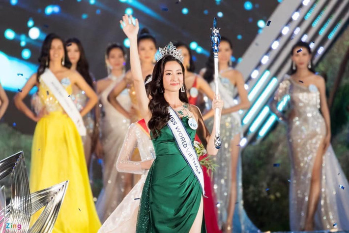 Lương Thùy Linh xuất sắc đăng quang Hoa hậu Thế giới Việt Nam 2019. Cô sở hữu hình thể cân đối với chiều cao 1,77 m, số đo 3 vòng 89-64-92 cm, cùng gương mặt thanh tú và rạng rỡ. Ảnh: Zing.