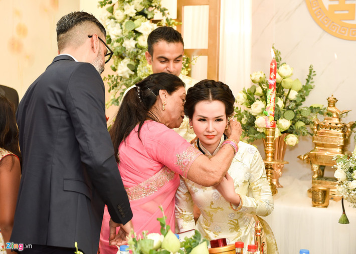 Được biết, ông xã của Võ Hạ Trâm kinh doanh trong lĩnh vực đá hoa cương.