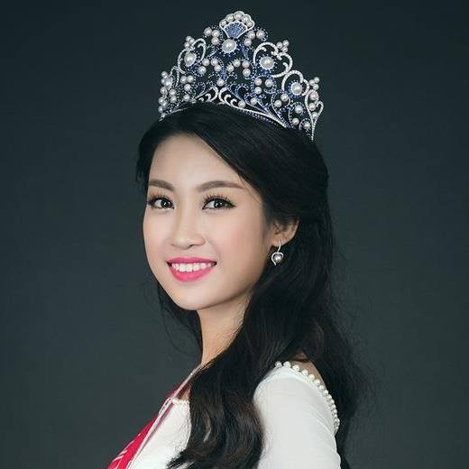 Thời điểm đó, dù được "minh oan" nhưng người đẹp Hà thành vẫn bị nghi ngờ đã vi phạm quy chế của cuộc thi khi có dân mạng "tố" cô từng chỉnh sửa răng trước khi thi nhan sắc.