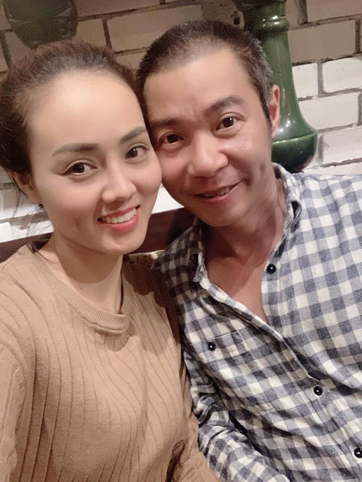 Sau thăng trầm hôn nhân, "Cô Đẩu" Công Lý hiện đang hạnh phúc viên mãn bên bạn gái Ngọc Hà, nữ phóng viên xinh đẹp kém anh 15 tuổi.