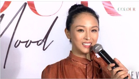 Lần đầu trở lại showbiz sau gần 2 năm được tại ngoại vì liên quan đến vụ án tình tiền gây chấn động với đại gia Cao Toàn Mỹ, Trương Hồ Phương Nga xuất hiện tại một sự kiện thời trang với vẻ đẹp rạng rỡ. Ảnh cắt clip BTC.