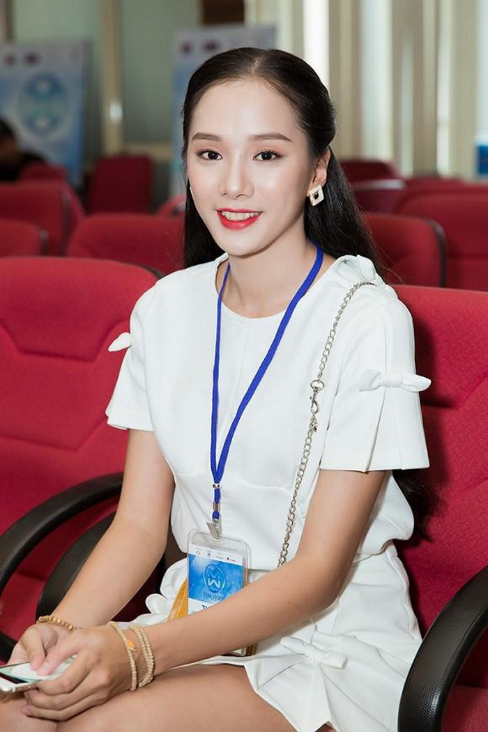 Bích Thùy là một trong những thí sinh nhỏ tuổi nhất bước vào chung kết Miss World Việt Nam 2019.