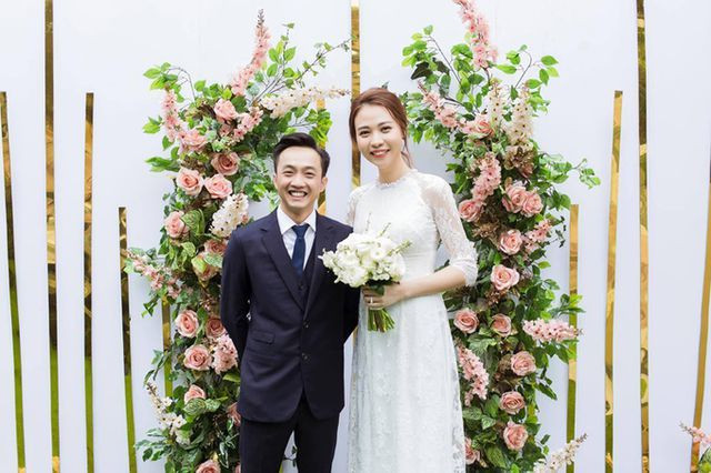 Dù liên tục hóa cô dâu đẹp ngọt ngào như "tiên nữ" nhưng hình ảnh về chiếc váy cưới sẽ được Đàm Thu Trang diện trong ngày cưới hiện vẫn chưa được tiết lộ. Ảnh: FBNV.