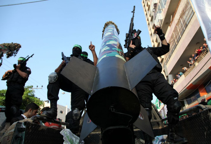Thật vậy, với đạn rocket M-75, Hamas có thể “đứng” an toàn ở Dải Gaza ấn nút khai hỏa nhắm tới mục tiêu ở tận Tel Aviv và các thành phố lân cận quanh “trái tim” Israel. M-75 cỡ 333mm, đạt tầm bắn 75km với đầu đạn 175km. Nguồn ảnh: teapartytribune