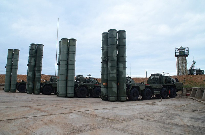 Còn khi chống các loại tên lửa tầm thấp thì tầm bắn của S-400 chỉ có thể còn 20km. Nguồn ảnh: Wikipedia