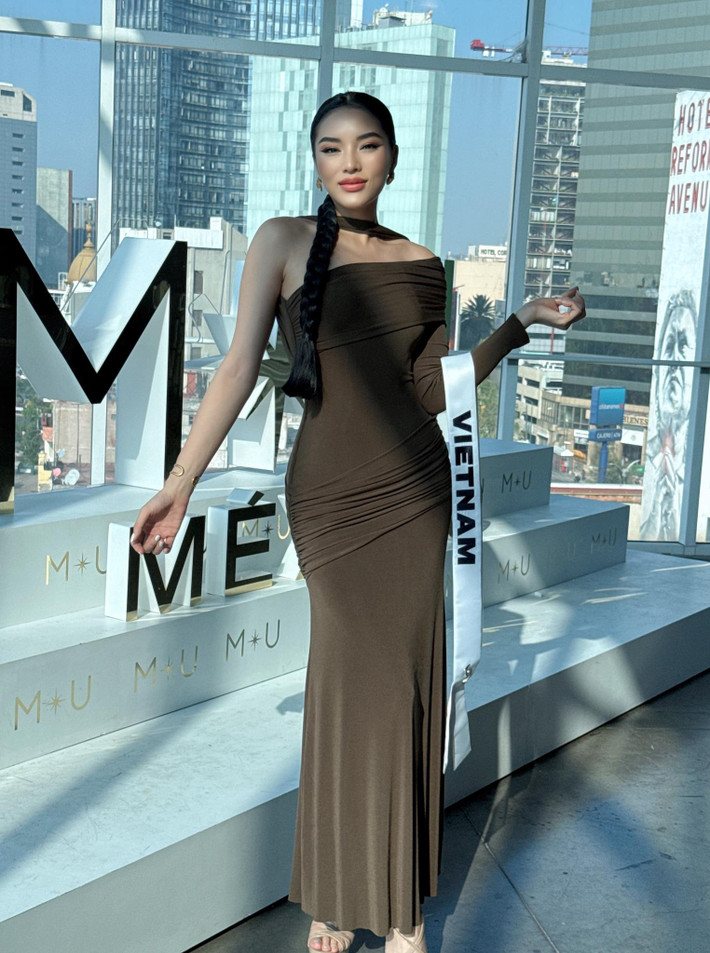 Tin tức sao Việt 6/11: Kỳ Duyên lộ diện trong ngày 7 chinh chiến Miss Universe 2024, người đẹp diện váy đen ôm sát khoe trọn 3 vòng gợi cảm. Ảnh: FB Nguyen Cao Ky Duyen