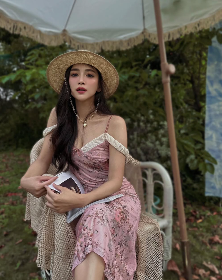 Olala Oshia là hot girl Instagram được yêu thích tại Đài Loan.