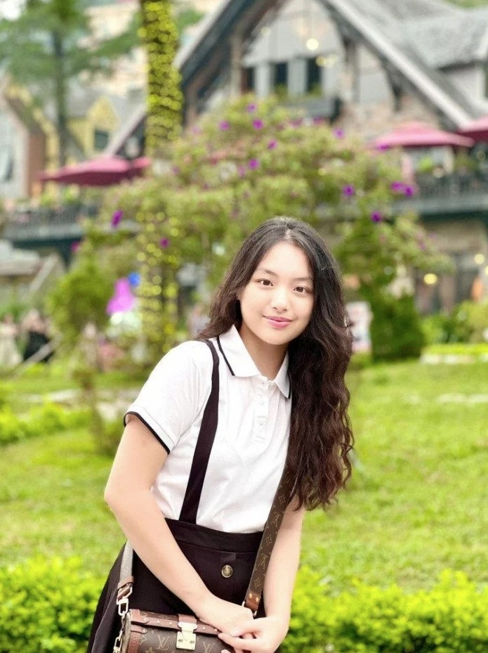 Sau 10 năm kể từ khi tham gia "Bố ơi mình đi đâu thế", Suti nay đã lớn thành thiếu nữ 16 tuổi. Ảnh: FB Bui Thuy Hanh