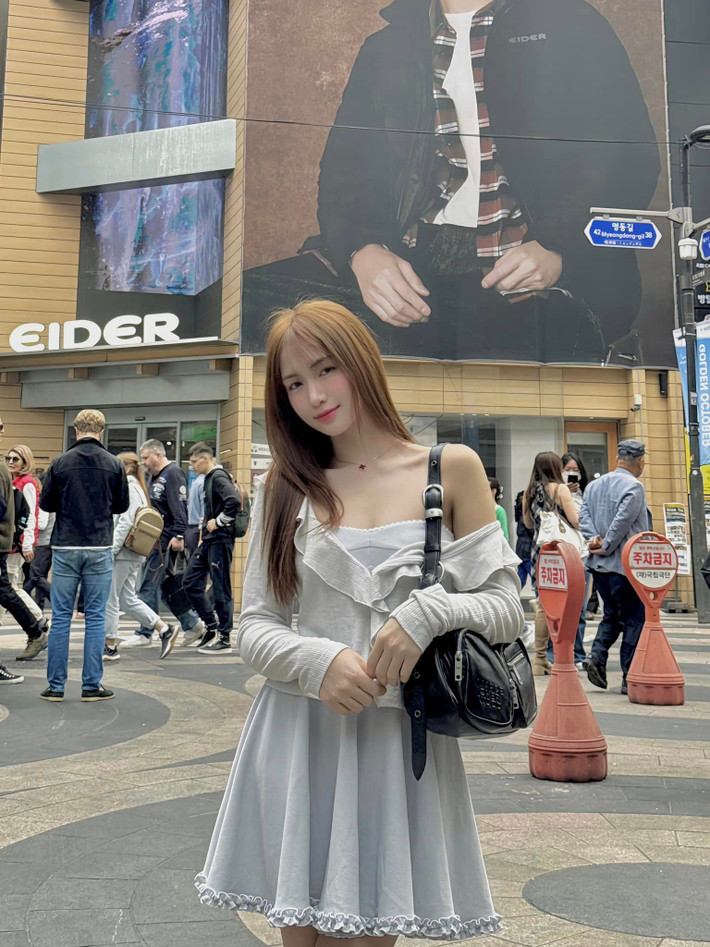 Hoà Minzy chia sẻ hình ảnh check-in tại Hàn Quốc. Ảnh: FB Hòa Nguyễn