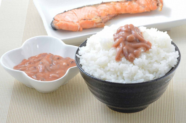 Shiokara là đặc sản bốc mùi nổi tiếng ở Nhật, thành phẩm có vị mặn, nhớt dính, mùi tanh nồng đặc trưng. Ảnh: Arigato Japan