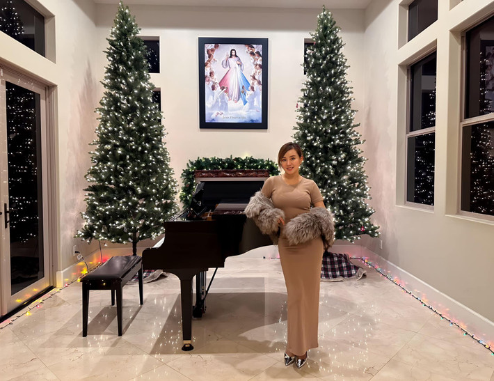 Vy Oanh bắt đầu ca hát từ những năm 20 tuổi, nhưng phải đến khi album Fly của cô ra mắt mới nhận được sự chú ý của khán giả. Ảnh: FB Nguyễn Vy Oanh