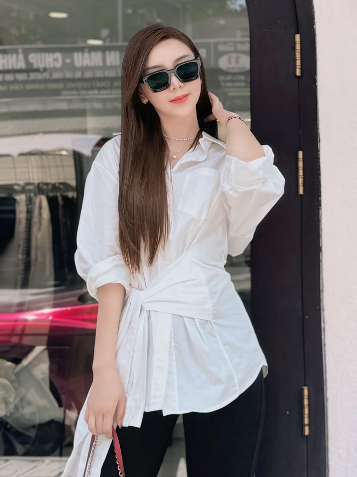 Cô ít khi khoe khoang về những gì mình có mà tập trung vào sự nghiệp diễn xuất. Ảnh: FB Quỳnh Nguyễn