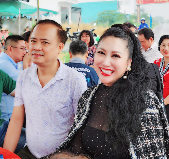 Hiện tại, cô luôn trân trọng từng phút từng giây, tận hưởng sự ngọt ngào mỗi ngày bên nửa kia. Ảnh: FB Phi Thanh Vân