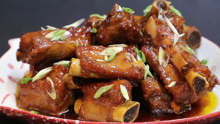 Sườn hầm coca với hương vị ngọt, cay khó cưỡng. Ảnh minh họa