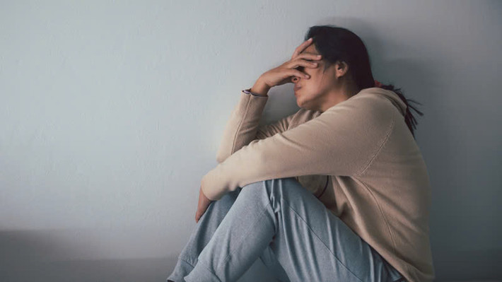 Thay đổi tính khí: Nam giới bị giảm testosteron dễ có cảm giác trầm cảm, cáu kỉnh hoặc thiếu tập trung. Ảnh Internet