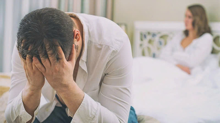 Tần suất quan hệ quá ít: Khi lâu ngày không quan hệ, nhu cầu của bạn chắc chắn sẽ cao hơn. Chính vì điều này khiến bạn vồ vập hơn khi ở bên cạnh bạn tình, dẫn tới khó kiểm soát trong cuộc yêu và xuất tinh nhanh. Ảnh minh họa