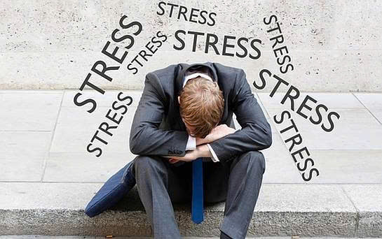 Khi bị stress, chất dẫn truyền thần kinh có nồng độ không ổn định còn có yếu tố sức khỏe khiến thần kinh căng thẳng hay quá hồi hộp, buồn bực, ức chế tâm lý dẫn đến hiện tượng xuất tinh sớm. Ảnh minh họa