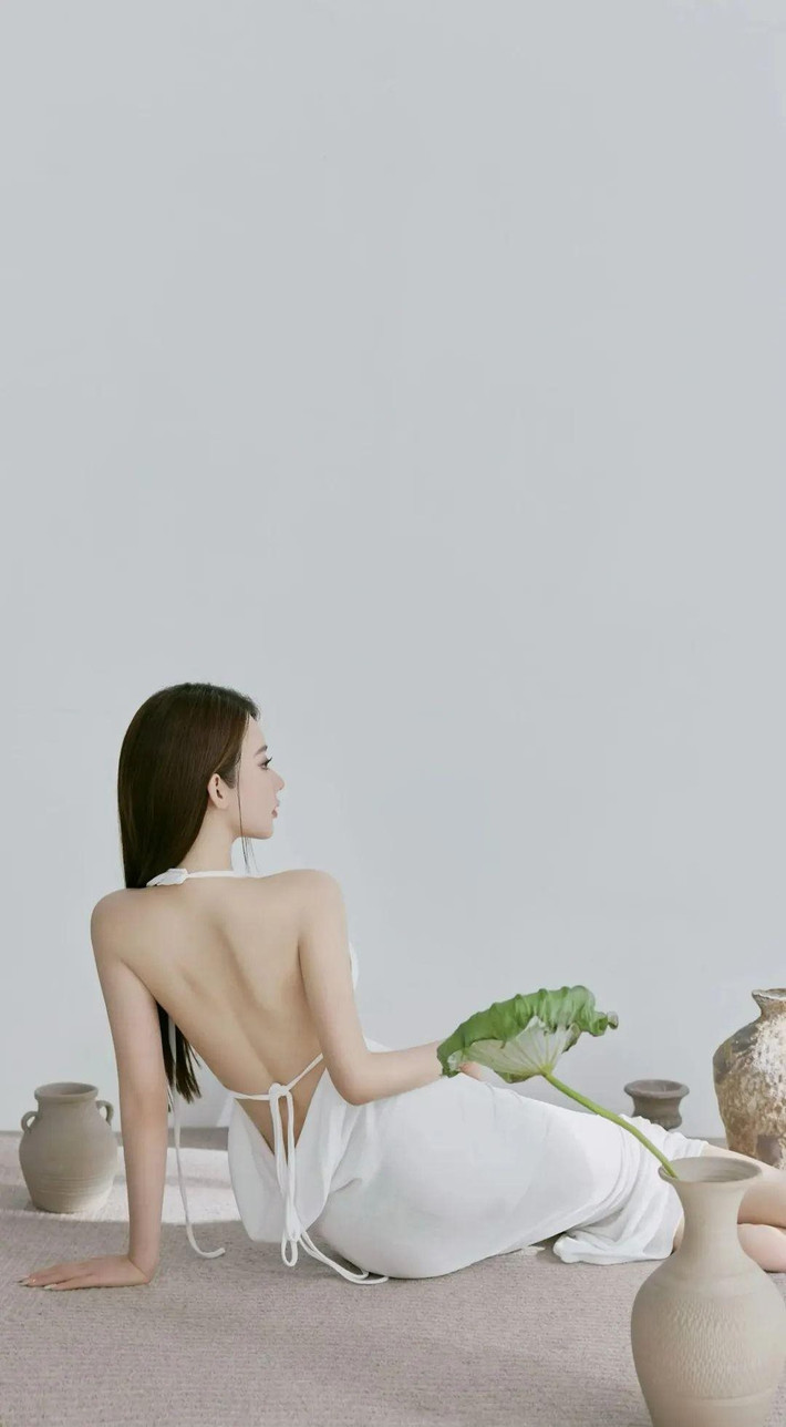 Cô luôn biết cách thu hút sự chú ý của người hâm mộ bằng những bức ảnh thời trang.