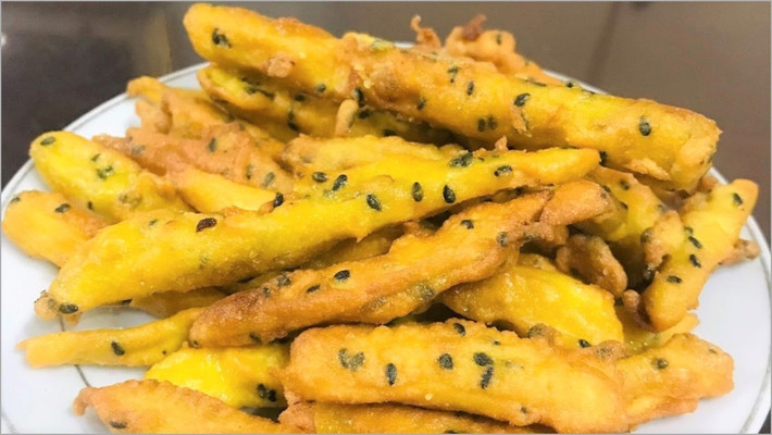Những người mắc bệnh thận tuyệt đối không nên ăn khoai lang vì trong khoai chứa nhiều chất xơ, kali, vitamin A…, khi thận yếu chức năng loại bỏ lượng kali dư thừa bị hạn chế, sẽ gây ra những tác hại nguy hiểm như rối loạn nhịp tim, yếu tim. Ảnh Internet