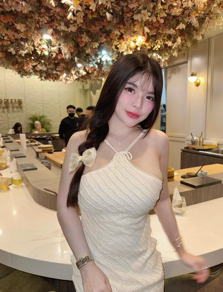 Được xem là hot girl thế hệ mới sở hữu phong cách thời trang táo bạo, Spy ngày càng thu hút sự chú ý.