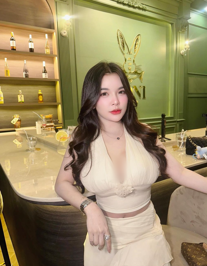 Tỷ lệ cơ thể của Spy có thể nói là gần như hoàn mỹ, vì vậy, dù cô nàng có chiều cao khiêm tốn thì diện đồ vẫn hút mắt. Ảnh: IGNV