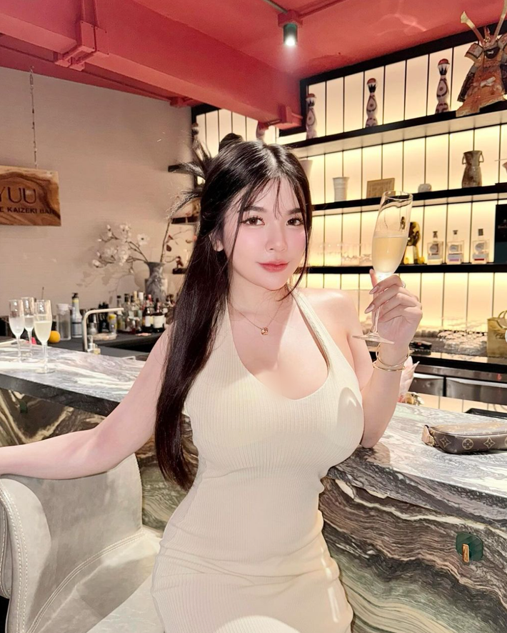 Spy là một trong những hot girl xinh đẹp rất nổi tiếng ở Thái Lan.