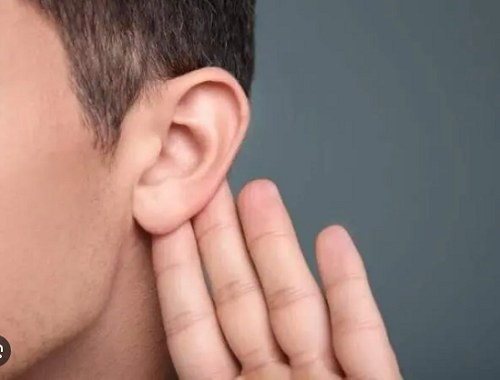 Ngoài mối liên hệ với chức năng thận, quan niệm dân gian còn coi tai to là biểu hiện của sự may mắn, đem lại phúc lành cho người sở hữu. Những người có phần dái tai to thường có hàm răng chắc khỏe, khí huyết hồng hào,...