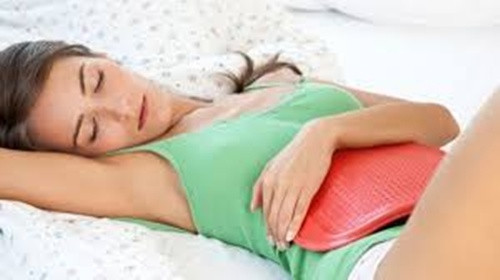 Nhũ hoa tiết dịch. Nếu như đầu nhũ hoa tự nhiên tiết dịch màu trắng, màu xanh da trời hoặc dịch trong thì có thể bạn đang có một khối u, phần lớn là u lành nhưng bạn vẫn nên đi khám bác sỹ.