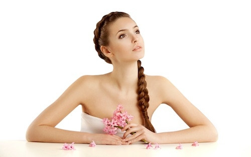 Ngứa rát nhũ hoa. Đừng lo lắng, đó chỉ là một tình trạng dị ứng, có thể từ gọng áo ngực hoặc chất áo ngực gây dị ứng da. Tình trạng này chỉ xuất hiện một thời gian ngắn, nếu như nó quá dài thì bạn nên đi gặp bác sỹ.