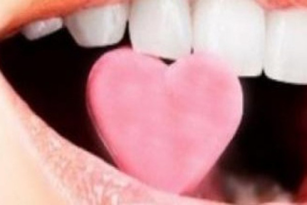 5. Tình dục bằng miệng thường xuyên có nguy cơ ung thư cầu họng. Hầu hết mọi người sẽ tròn mắt với nhận định này. Tuy nhiên, đây không phải cường điệu. Một nghiên cứu được coonng phố tên tạp chí Journal of Clinical Oncology báo cáo, tỷ lệ bệnh ung thư này ở Mỹ từ năm 1984 là do nhiễm HPV (virus lây lan đường tình dục) qua đường miệng.