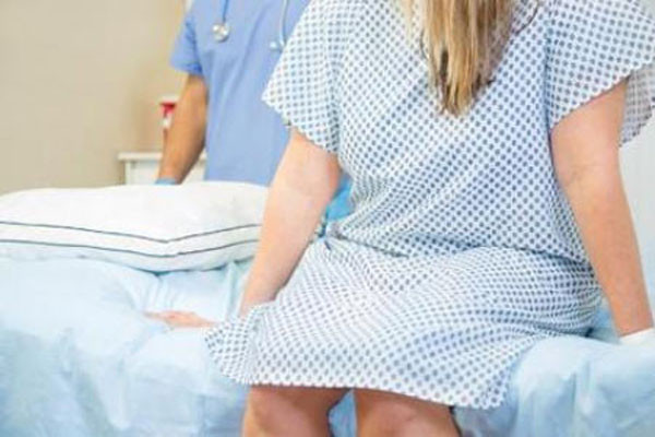 Nguy cơ nhiễm bệnh cao khi ghép nội tạng. Trong thực tế, khi chúng ta cấy ghép nội tạng, sẽ phải dùng thuốc ức chế miễn dịch cho phần nội tạng còn lại và thuốc sẽ có thể gây bệnh cho các phần khác của cơ thể. Khi hệ thống miễn dịch bình thường bị suy yếu, người bệnh dễ bị nhiễm bệnh hơn, nhất là các bệnh thông thường như cảm lạnh, cảm cúm...