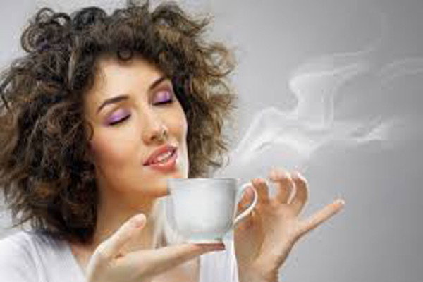 Bí quyết của cách pha cà phê này nằm ở cách hãm nhiệt độ nước, nếu nước quá nóng có thể làm vơi hụt hương vị, trái lại, nhiệt độ nước quá thấp có thể khiến cà phê xay nổi lên trên bề mặt cốc. Cà phê bùn có hương vị mạnh mẽ, ngọt ngào, yêu cầu người thưởng thức nhấm nháp chậm rãi.