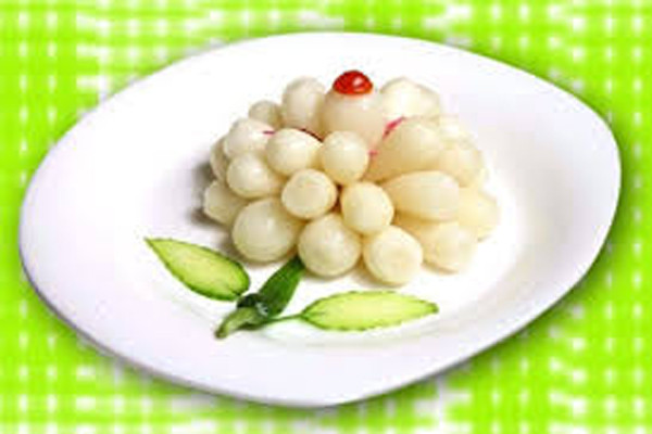 Nơi bảo quản. Nên bảo quản ở nơi thoáng mát, nếu những ngày tết có nắng thì chị em có thể mang cả vại dưa hành ra phơi nắng, dưa sẽ giòn và bảo quản được lâu hơn.