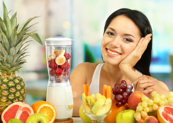 Bên cạnh đó, kiểm soát các yếu tố bên trong như chế độ ăn, sinh hoạt hợp lý cũng góp phần cải thiện tình trạng mọc mụn trên mặt. Cụ thể, bạn nên ăn ít hoặc tránh ăn cay nóng, chua ngọt, nhiều dầu mỡ, bỏ thuốc lá, rượu bia. Ăn nhiều trái cây và rau xanh. Tránh làm việc quá sức, thức khuya, giữ tâm trạng thoải mái, cải thiện tình trạng rối loạn nội tiết.