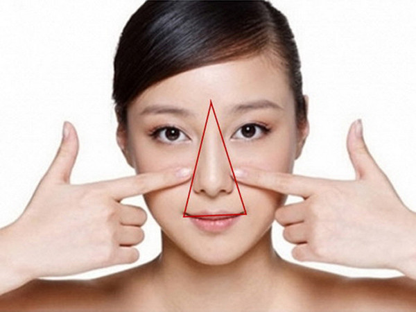 Chuyên gia cho biết, mọc mụn là bệnh ngoài da phổ biến, không có giới hạn độ tuổi. Mụn được chia thành nhiều loại như mục bọc ở mặt, nốt sần, mụn mủ, sẩn... Dù là loại gì thì cũng không dùng tay tùy tiện nặn mụn.