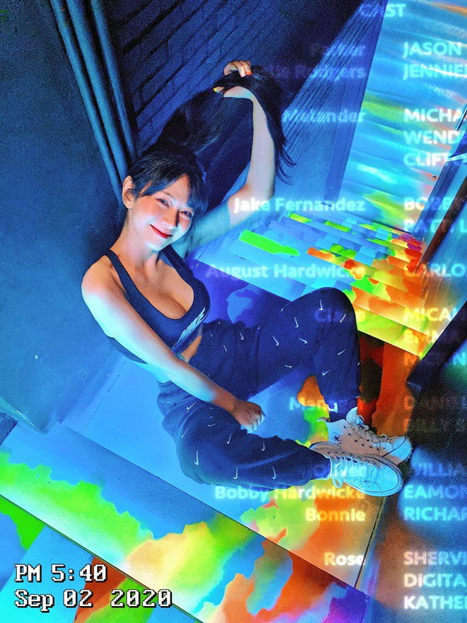 Dạo quanh trang cá nhân của hotgirl, người hâm mộ sẽ không khó nhận ra những kiểu làm lố, “không giống ai” của Xuân Anh.