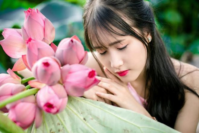 Nữ sinh Hà thành xinh đẹp mơ ước trở thành nữ diễn viên nổi tiếng, được nhiều người biết đến.