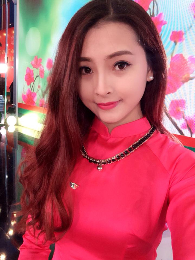 Huyền Trang luôn xinh đẹp trước khi ghi hình.