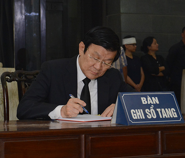 Chủ tịch nước Trương Tấn Sang bày tỏ: "Vô cùng thương tiếc đồng chí Hữu Thọ, một nhà báo lớn, giàu nhiệt huyết, trung thực, trách nhiệm, sắc sảo, luôn nặng lòng với dân với nước. Vĩnh biệt một con người, một nhân cách mà chúng ta kính trọng”.