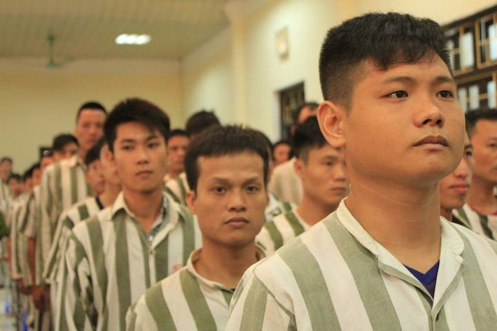 Trao đổi với phóng viên, Đại tá Hoàng Văn Hiệp, Giám thị trại giam Thanh Xuân cho biết: "Thực hiện theo Quyết định của Chủ tịch nước, trại giam đã có 299 phạm nhân được Hội đồng tư vấn đặc xá và Chủ tịch nước quyết định đủ điều kiện tha tù trước thời hạn. Trong số 299 phạm nhân được tha lần này, có 147 người là nữ, trong đó có 12 người mang quốc tịch nước ngoài ( 5 người Trung Quốc, 5 người Lào và 2 người Malayxia)".