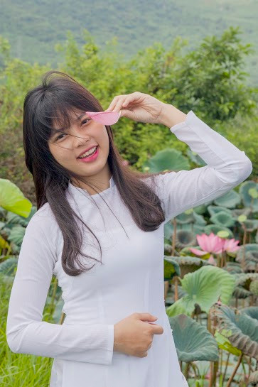 Teen 9x thi Miss Áo dài VN 2015 Nguyễn Thị Hoàng My, sinh năm 1998, học sinh trường THPT Quang Trung - TP. Đà Nẵng
