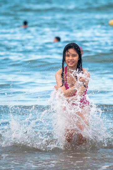 Không theo con đường bố mẹ đang theo đuổi là mỹ thuật, nữ sinh đất Đà Thành Hoàng My luôn ấp ủ một ngày nào đó cô được bước chân vào nghiệp diễn.