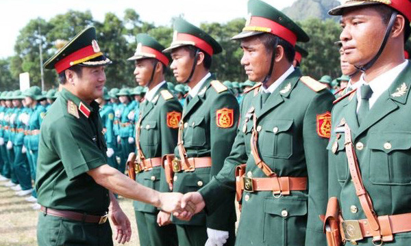 Sáng 18/8, Đoàn công tác của Tổng cục Chính trị (TCCT) do Thượng tướng Phương Minh Hòa, Ủy viên Trung ương Đảng, Phó chủ nhiệm TCCT làm Trưởng đoàn đã đến thăm, kiểm tra và động viên cán bộ, chiến sĩ tham gia diễu binh, diễu hành kỷ niệm 70 năm Cách mạng Tháng Tám và Quốc khánh 2/9 (nhiệm vụ A70) đang tập luyện tại Trung tâm huấn luyện Miếu Môn và Sân bay Hòa Lạc.