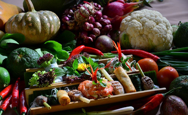 Với nguyên liệu phong phú và tươi ngon, những đầu bếp đã tạo ra các món ăn kết hợp hoàn hảo giữa hương vị phương Đông và cách chế biến phương Tây, đem lại cho du khách trải nghiệm ẩm thực hoàn hảo. Ảnh: Victoria Can Tho.
