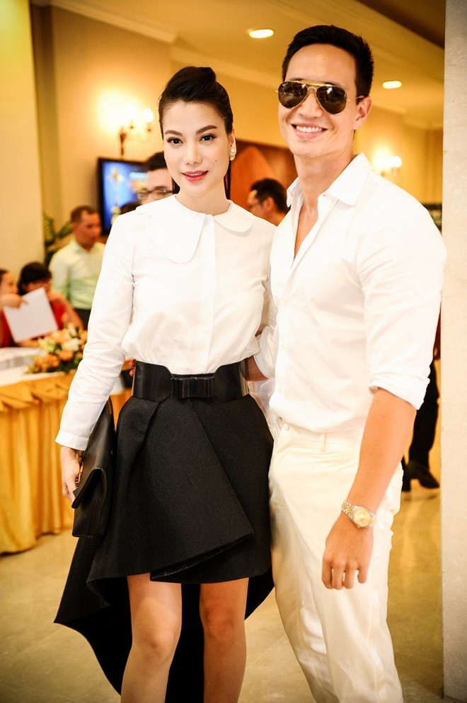 Cặp đôi phim giả tình thật Trương Ngọc Ánh - Kim Lý: Thời điểm "Hương Ga" ra mắt, khán giả không chỉ xuýt xoa trước sự đẹp đôi của "bà trùm" Hương Ga và Tùng Hero trên phim, mà còn tin chắc, Trương Ngọc Ánh và Kim Lý có tình ý với nhau ngoài đời.