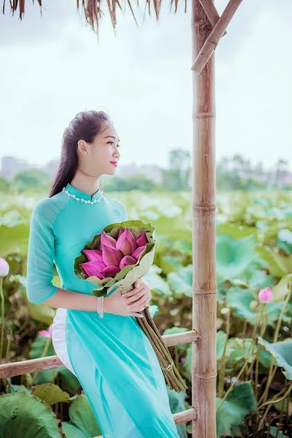 Á khôi xứ Tuyên Phạm Diệu Linh sinh năm 1994.