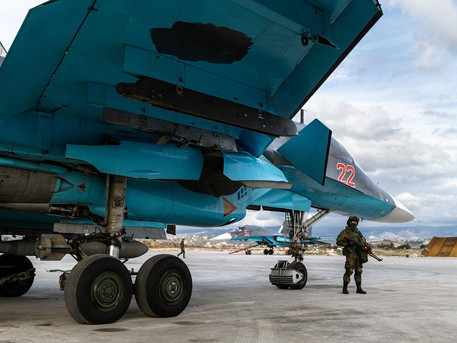 Theo Zvezda, tiêm kích bom Su-34 trong tương lai gần có thể nâng cấp hệ thống vũ khí mạnh gấp nhiều lần. Nhà sản xuất, các máy bay này dự kiến sẽ trang bị các thiết bị tác chiến điện tử và trinh sát. Ngoài ra, phiên bản nâng cấp của Su-34 sẽ cho phép sử dụng vũ khí tối ưu hơn, nhất là các vũ khí trong tương lai được lên kế hoạch trang bị cho máy bay Su-34. Nguồn ảnh: Zvezda